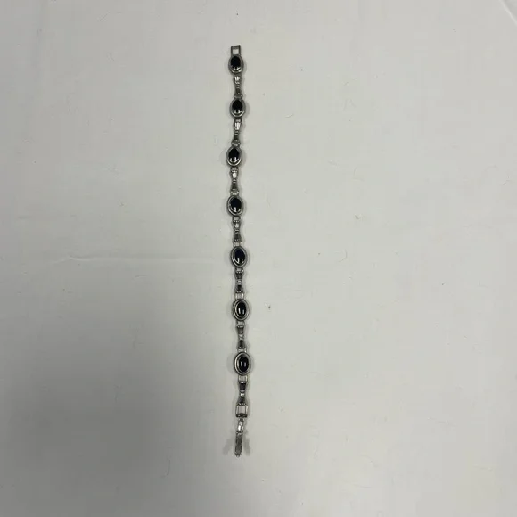 Elegant Sterling Silver and Onyx Chain Bracelet - Picture 2 of 3